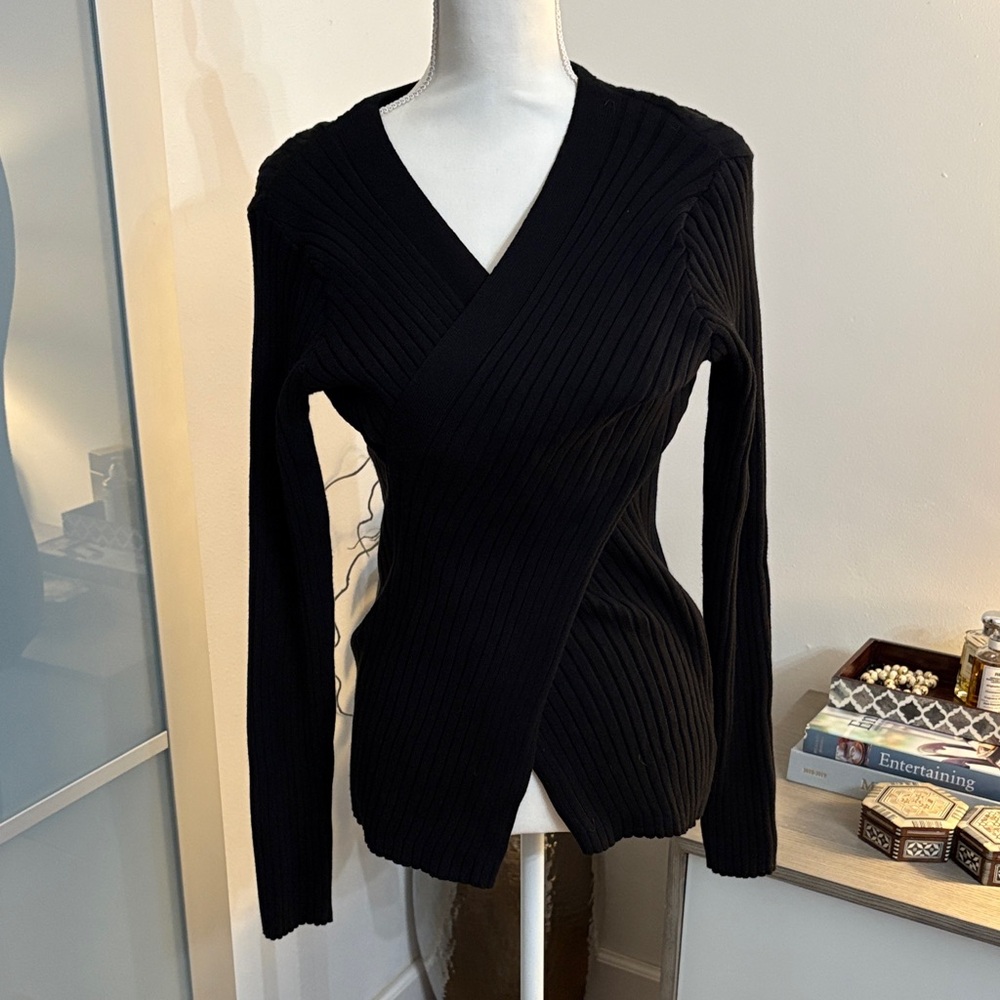 Patrizia Luca Black V-Neck Ribbed Sweater